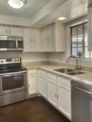 Photo #6: 6109589 Listing