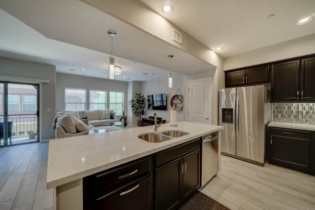 MLS: 6109717 Condo For Sale