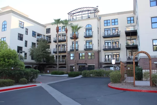 MLS: 6109801 Condo For Sale