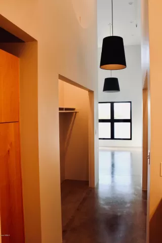 Photo #5: 6109801 Listing