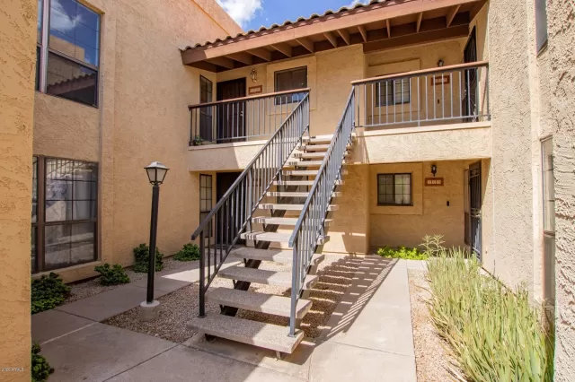 MLS: 6109871 Condo For Sale