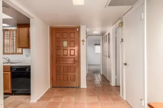 Photo #2: 6109871 Listing