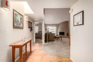 Photo #5: 6109871 Listing