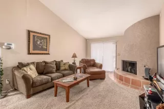 Photo #6: 6109871 Listing