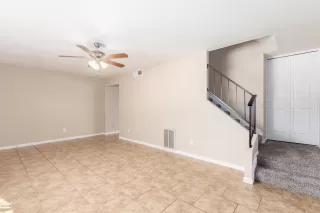 Photo #2: 6109907 Listing