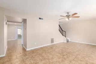 Photo #4: 6109907 Listing