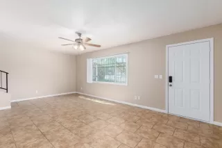 Photo #5: 6109907 Listing