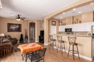 Photo #4: 6110180 Listing 