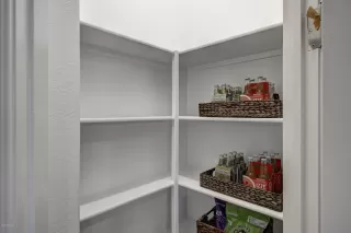 Photo #6: 6110261 Listing