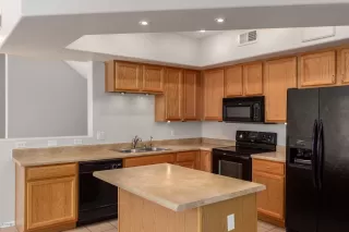 Photo #4: 6110570 Listing