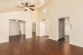 Photo #5: 6110597 Listing