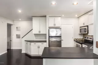 Photo #4: 6110676 Listing