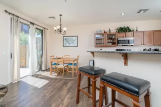 Photo #6: 6110731 Listing