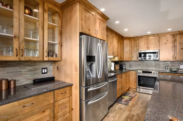 MLS: 6110784 Condo For Sale