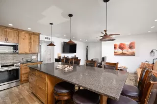 Photo #2: 6110784 Listing