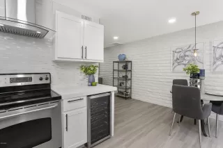 Photo #6: 6110826 Listing