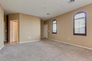 Photo #6: 6110949 Listing