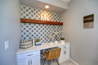 Photo #4: 6111111 Listing