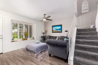 Photo #5: 6111441 Listing