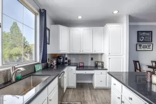 Photo #6: 6112009 Listing