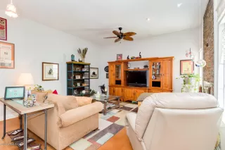 Photo #5: 6112187 Listing