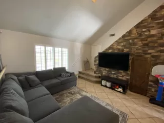 Photo #2: 6112189 Listing 