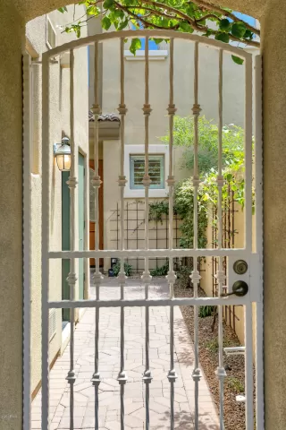 Photo #2: 6112431 Listing 