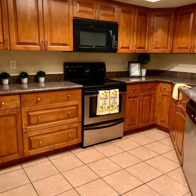 MLS: 6112676 Condo For Sale