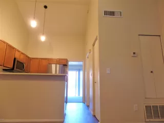 Photo #5: 6112745 Listing