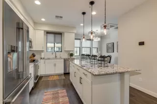 Photo #5: 6112863 Listing