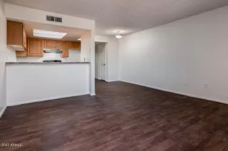 Photo #6: 6112922 Listing