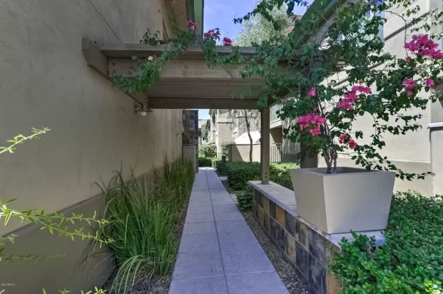 MLS: 6113115 Condo For Sale