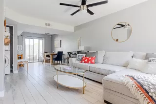 Photo #2: 6113131 Listing