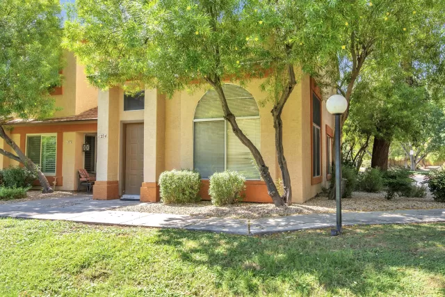 MLS: 6113383 Condo For Sale