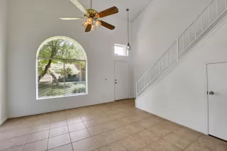Photo #3: 6113383 Listing