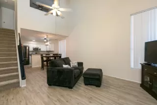 Photo #2: 6113384 Listing