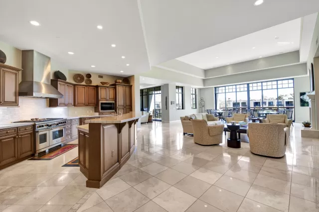 MLS: 6113502 Condo For Sale