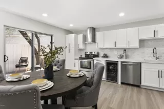 Photo #5: 6113638 Listing