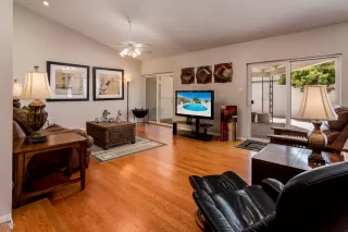 Photo #5: 6113756 Listing