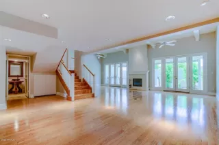 Photo #5: 6113870 Listing 