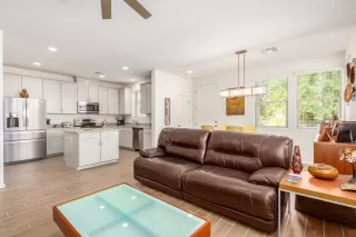 Photo #4: 6114354 Listing 