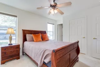 Photo #5: 6114357 Listing