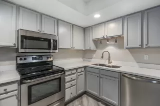 Photo #6: 6114363 Listing