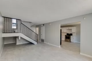 Photo #5: 6114934 Listing