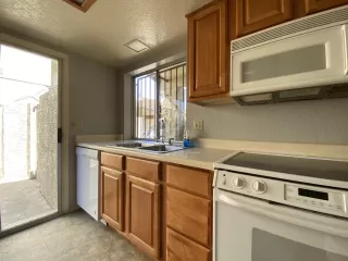 Photo #5: 6115122 Listing