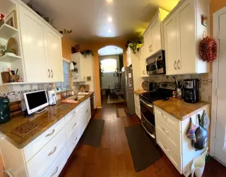 Photo #6: 6115214 Listing