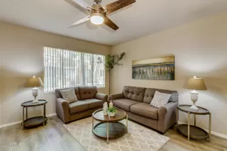 Photo #5: 6115221 Listing