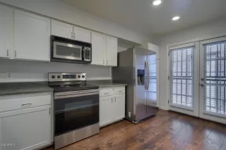 Photo #2: 6115245 Listing