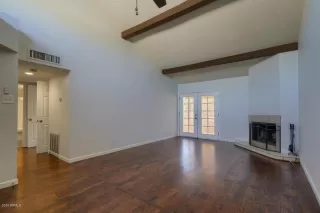 Photo #5: 6115245 Listing