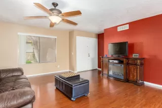 Photo #5: 6115576 Listing